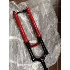 29" Rock Shox Lyrik Ultimate 150mm út, 51mm Offset 184mm nyak, Piros használt teleszkóp