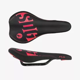   SDG FLY Jr Acél pálcás 235 x 122 mm, 270g piros / pink mintás gyerek nyereg