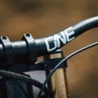 35 / 800 / 20mm OneUp 7075 Alu kormány 318g