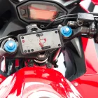 SP Connect okostelefon tartó kormányoszlopba motor