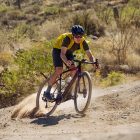 Giro Aries Spherical kerékpáros sisak [matt carbon / piros, M (55-59 cm)]