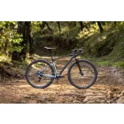 Giant Revolt X 1 Cold Night (2023) éjkék férfi  Gravel kerékpár