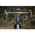 Giant Revolt X 1 Cold Night (2023) éjkék férfi  Gravel kerékpár