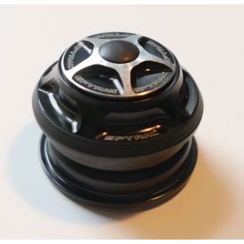 KORMÁNYCSAPÁGY SPYR SYSTEM Félintegrált fekete