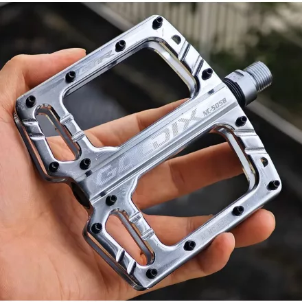 Goldix CNC Alu Platform 120X110X22MM 480g ipari csapágyas pedál Ezüst