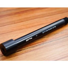   Fox Boost telóba ZTTO 15 135L M14 (P1.5) 16L első átütőtengely